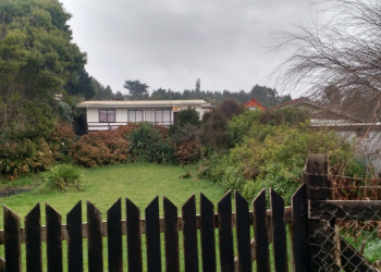 Se toman casa a metros de retén de Carabineros en Quidico: son «narcotraficantes», acusa propietario