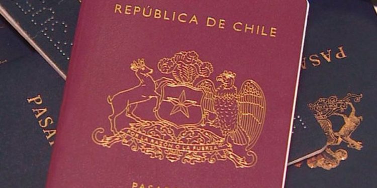 Embajada de EEUU por pasaportes: Mantenemos compromiso con Chile para asegurar buenas prácticas