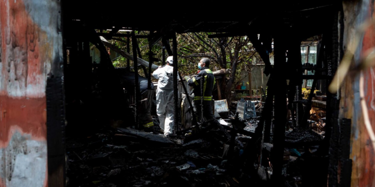 Niño sufre graves quemaduras durante incendio de vivienda en sector rural de Los Sauces