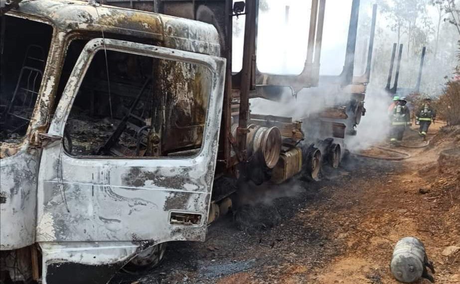 Encapuchados amenazaron y golpearon a trabajadores previo a ataque incendiario en Capitán Pastene 