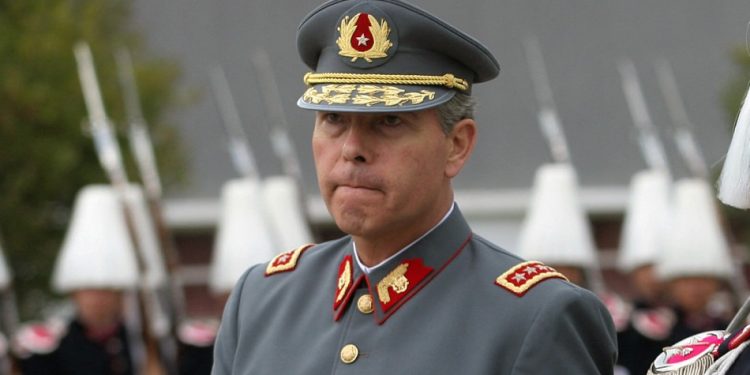 Milicogate: someten a proceso a general (r) Izurieta y ordenan su ingreso a prisión preventiva