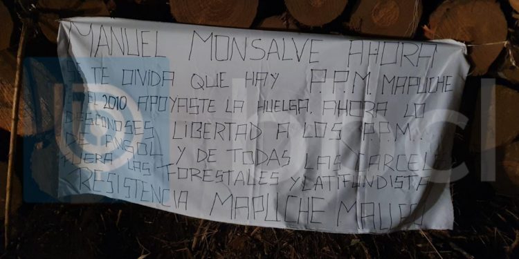Ataque incendiario destruyó maquinaria en Victoria: dejan lienzo contra subsecretario Monsalve