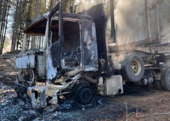Segundo ataque incendiario en La Araucanía: desconocidos queman un camión y un skidder en Traiguén