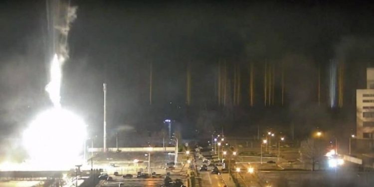 Ataque de tropas rusas provoca incendio en planta nuclear de Ucrania: la más grande de Europa