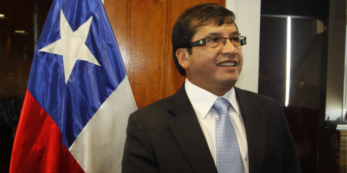 «Detienen a mapuches por robos de madera pero no a empresarios tras ellos»: Exgobernador de Arauco