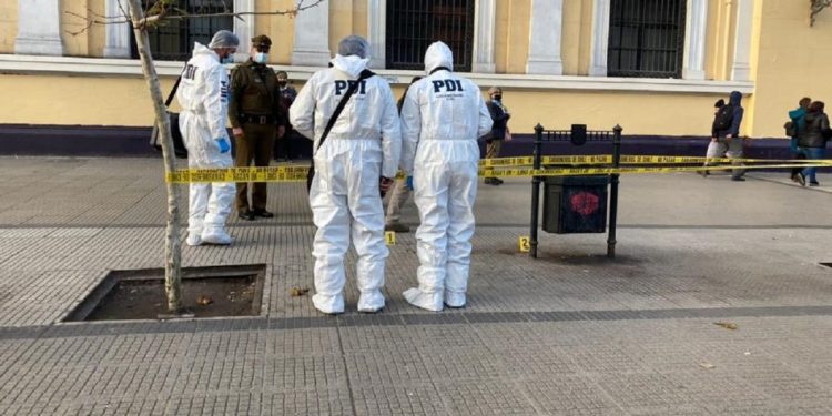 Otra vez apuñalan a una persona en asalto en la Alameda: hay dos detenidos