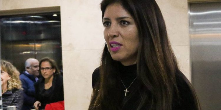 Detienen a Karen Rojo en Holanda: escapó de Chile en marzo para evitar cárcel por fraude al Fisco 