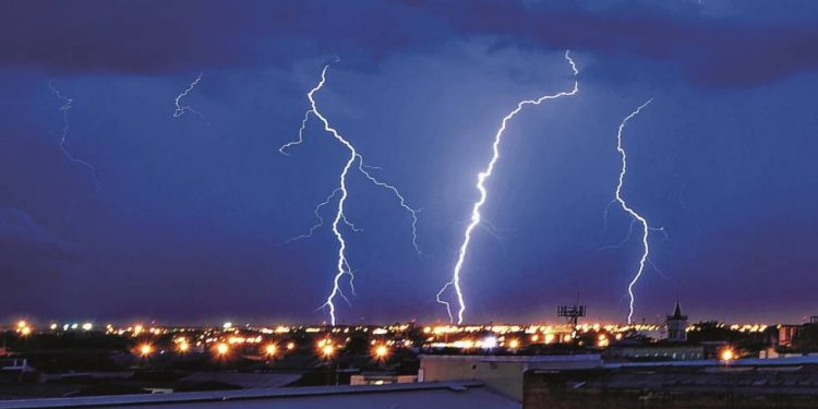 Tormentas eléctricas y vientos de hasta 120km/h: la Alerta y Avisos meteorológicos del fin de semana