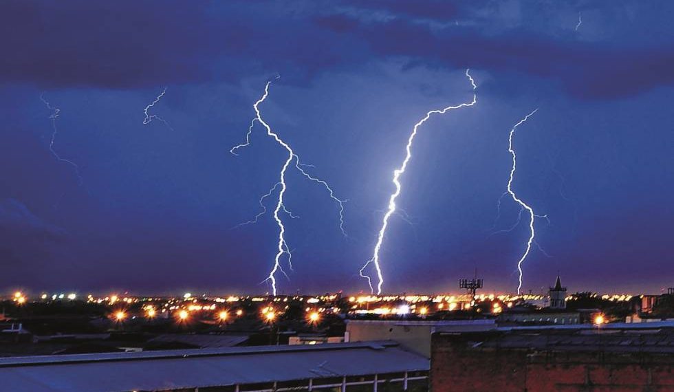 Tormentas eléctricas y vientos de hasta 120km/h: la Alerta y Avisos meteorológicos del fin de semana