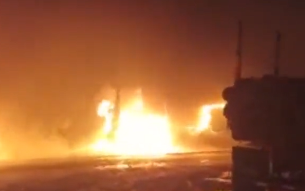 Encapuchados armados intimidan a trabajadores y queman al menos ocho camiones en predio de La Unión