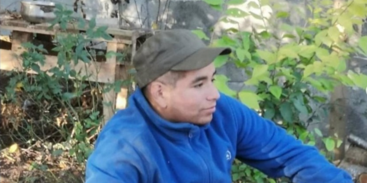 Temuco: madre de Pablo Marchant fue al frontis de fiscalía a pedir celeridad en investigación
