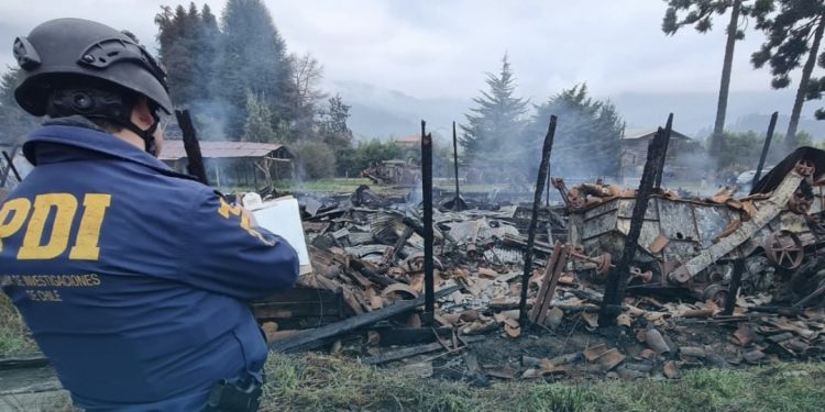 Ataque incendiario en Contulmo: Víctima sufre amputación de pierna tras disparo