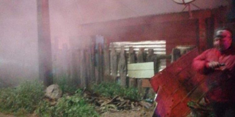 Joven con problemas de movilidad muere en incendio que afectó 2 viviendas en Padre Las Casas