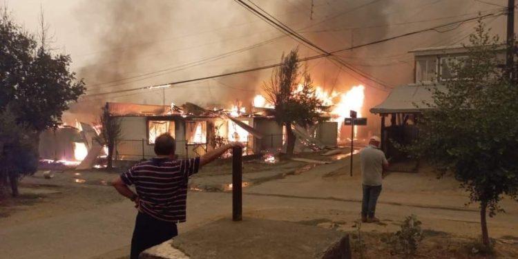 Purén: alcalde estima en 60 las casas quemadas y confirma un hogar de ancianos siniestrado