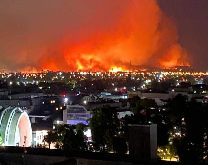 Arde Chillán: decretan Alerta Roja y piden evacuar Quilmo y Villa Jerusalén por incendio «extremo»