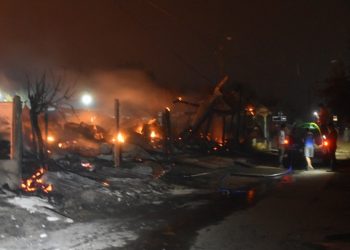 Confirman un fallecido en Purén tras avance de incendios forestales a sectores urbanos